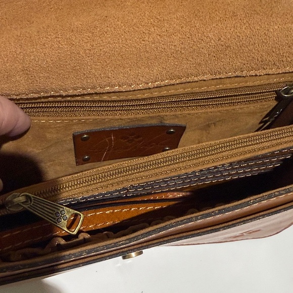 Patricia Nash Tan Embossed Leather Crossbody or Wristlet Bag - Picture 6 of 9